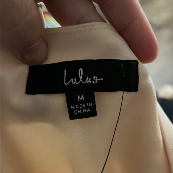 Lulus Cream V-Neck Blouse Top Size Medium - Picture 2 of 7